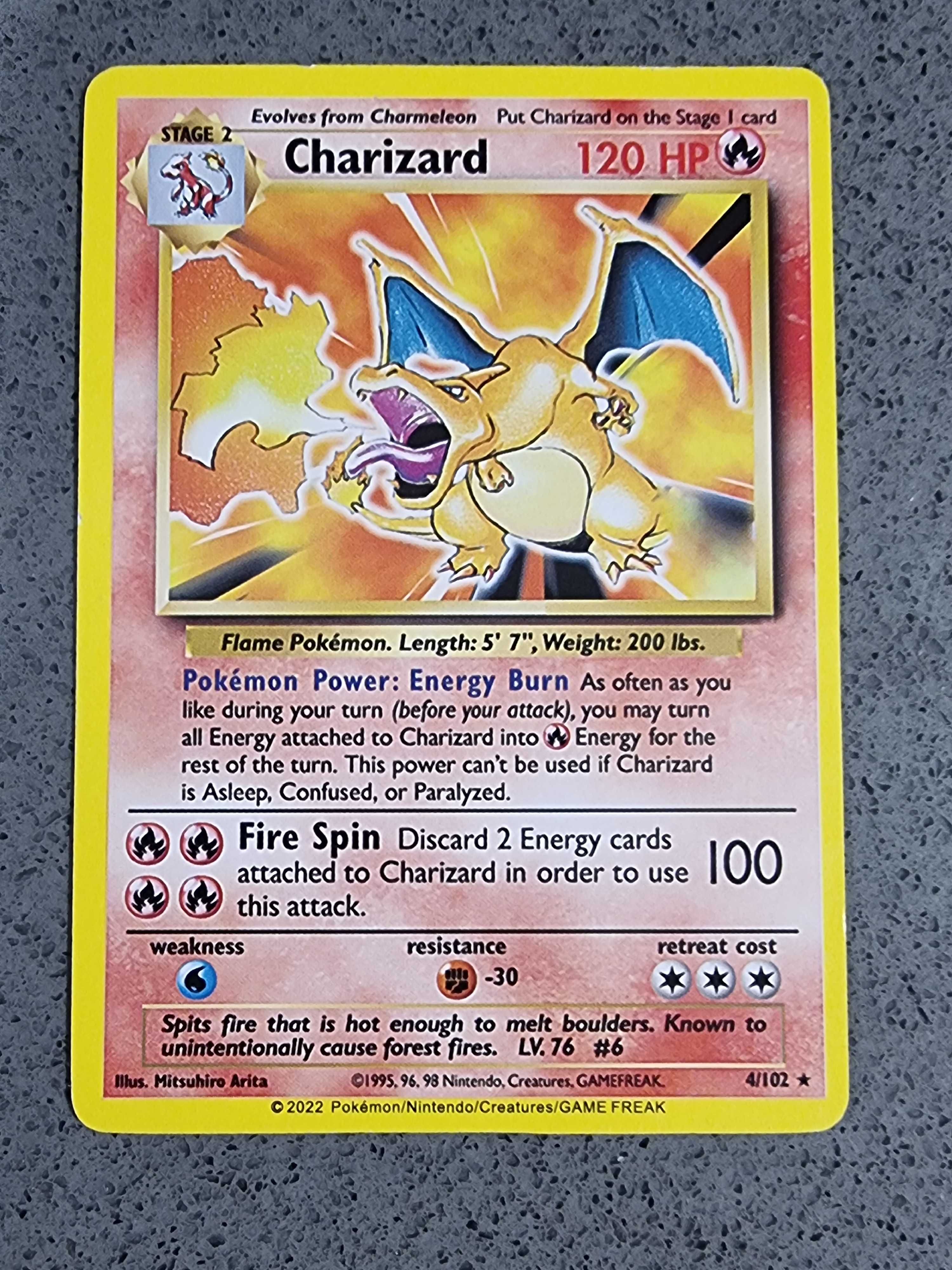 Carta Pokemon Charizard 4/102 Rara