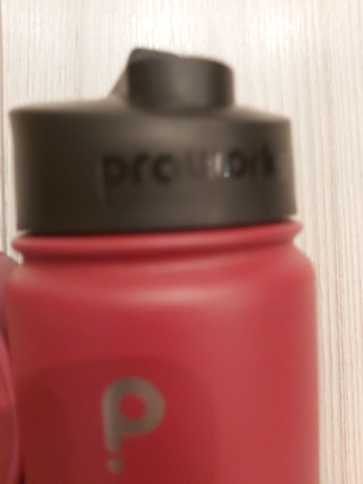 Butelki na wodę Proworks Gen 2 z izolacją próżniową i słomką, 1540ml