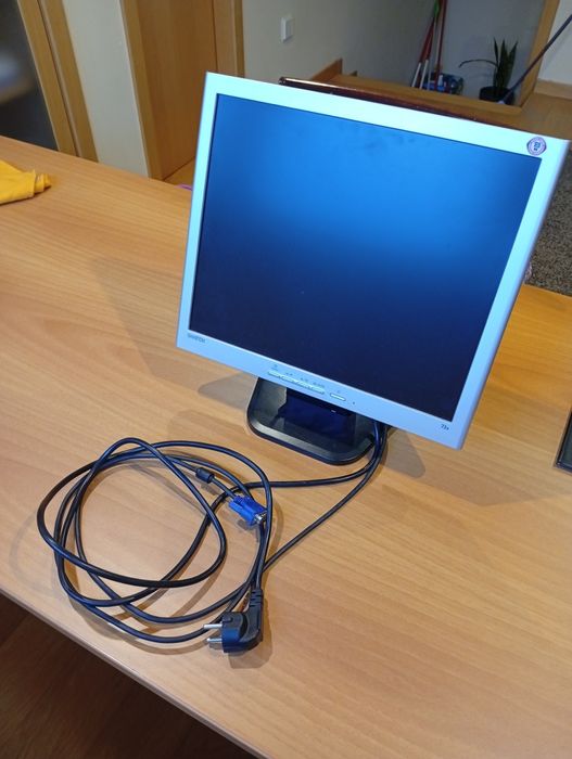 Monitor 17 polegadas quadrado VGA