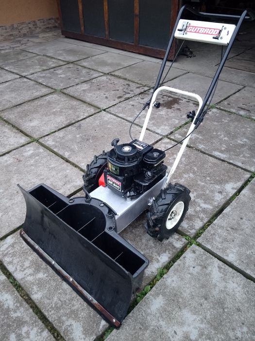 Мотоблок, мотолопата,снігоприбиральна техніка.