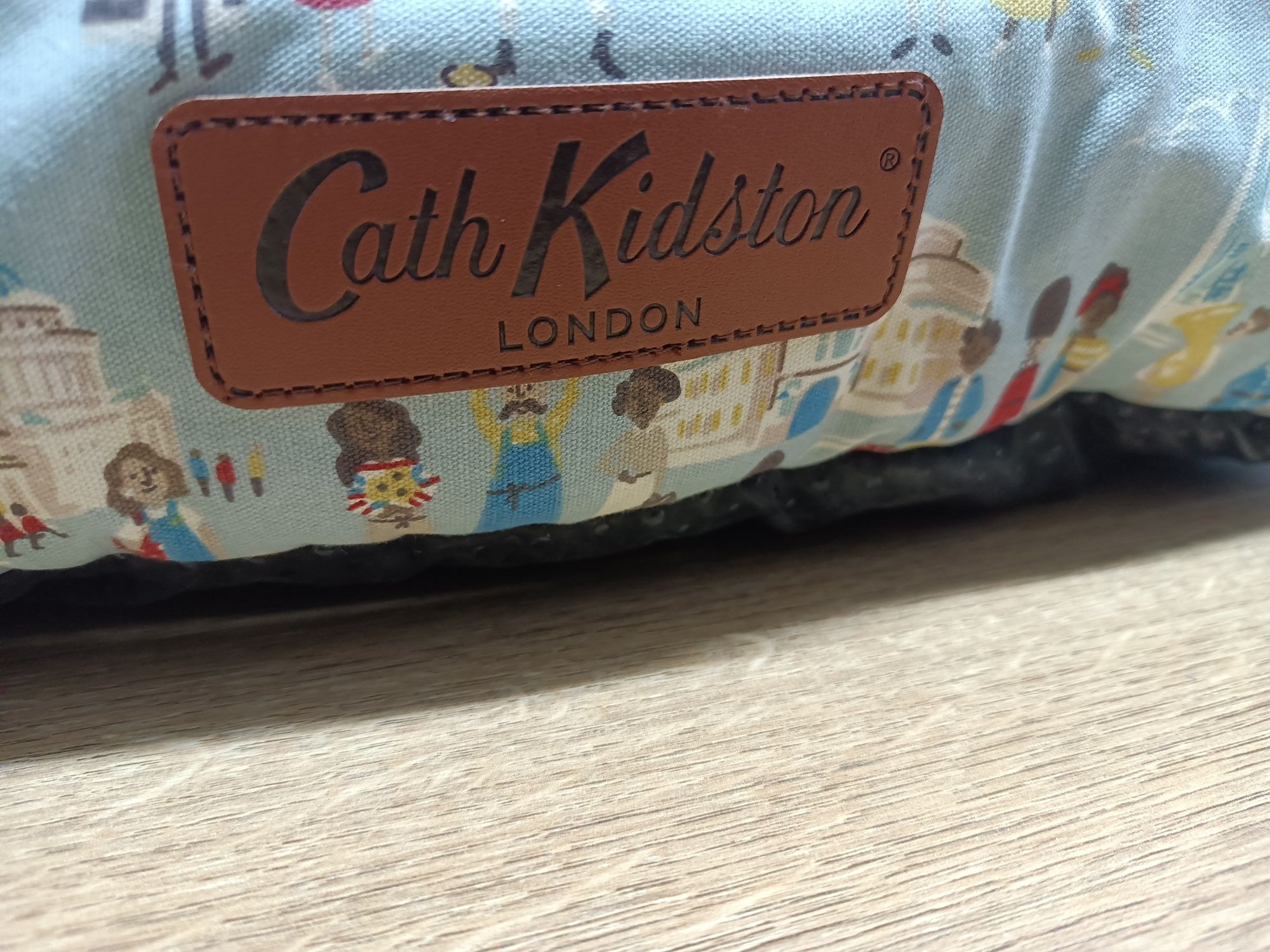 Iglo dla kota legowisko buda Cath Kidston London poduszka domek