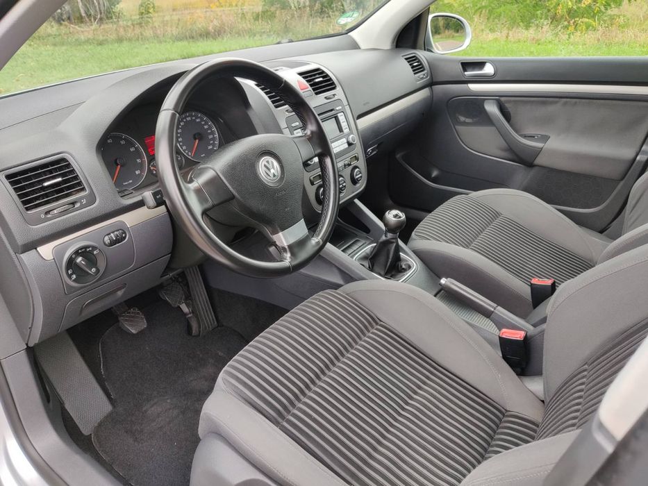 Volkswagen Golf 5. 1,6 mpi