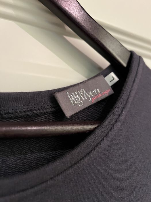 Jagodowa sukienka dresowa Lana Nguyen rozm. L