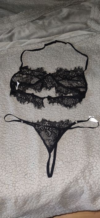 Nowy czarny koronkowy komplet bielizny