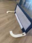 Barreira de cama portátil da Safety 1st