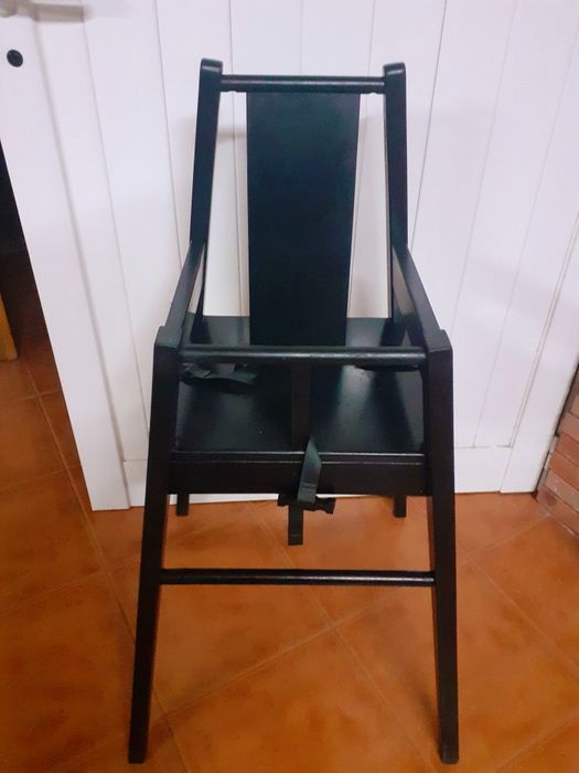 Cadeira em madeira para crianca