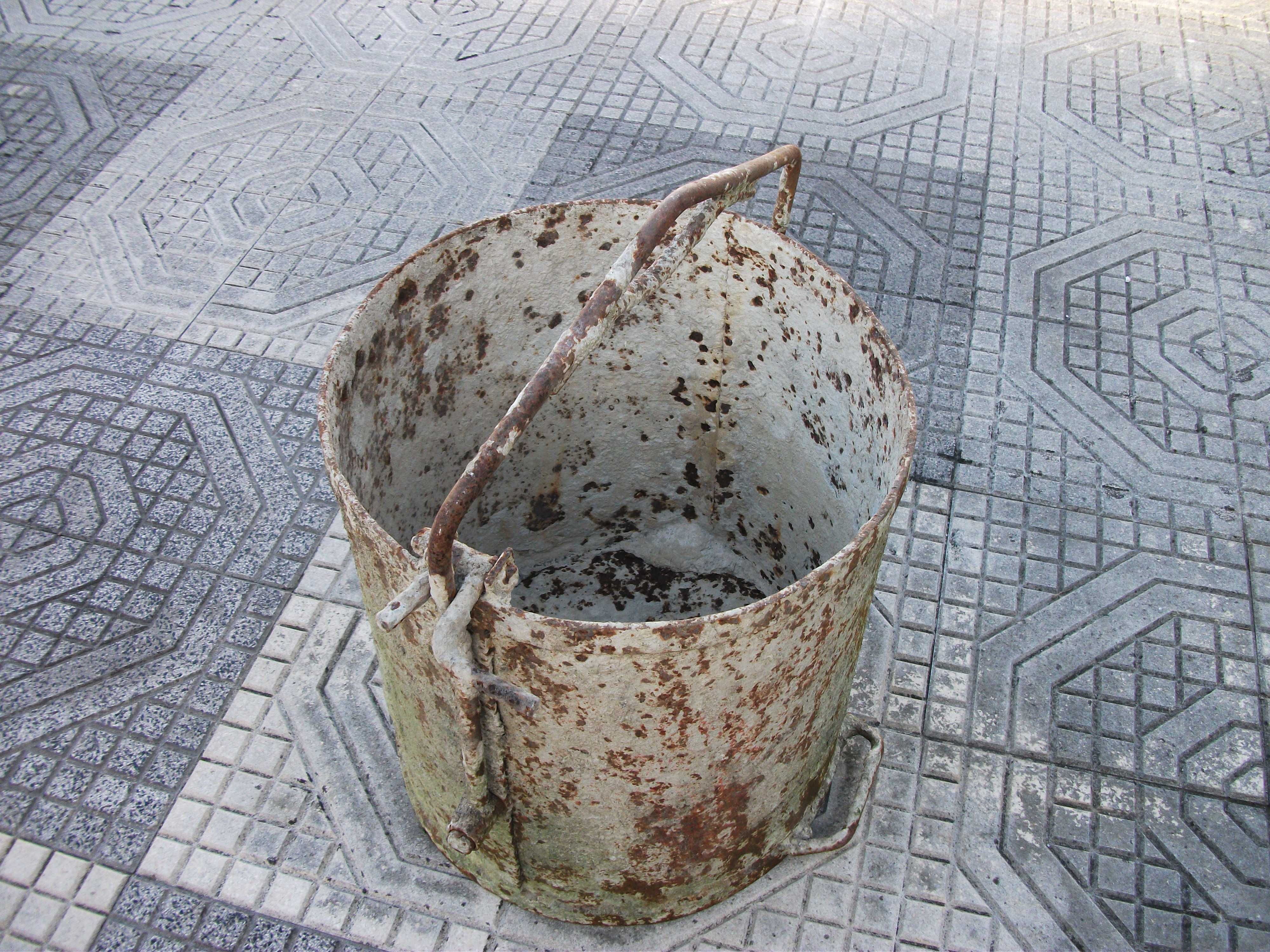 Balde para grueta para carrear betão em obras