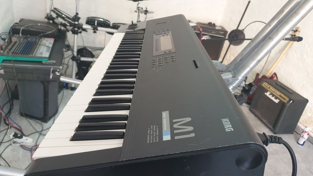 Korg M1 stacja robocza