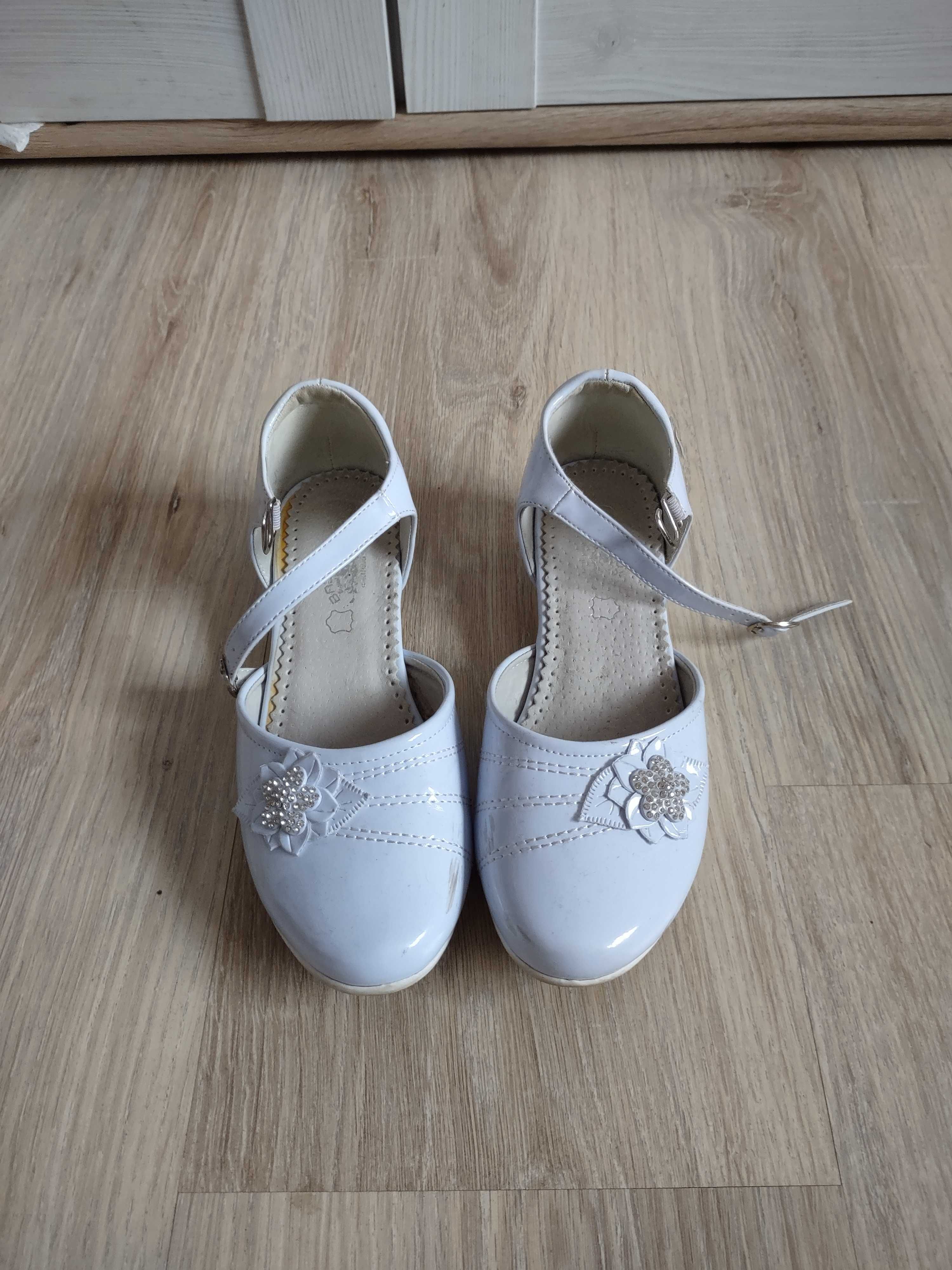 Buty komunijne białe