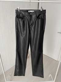 Нові шкіряні брюки від Zara