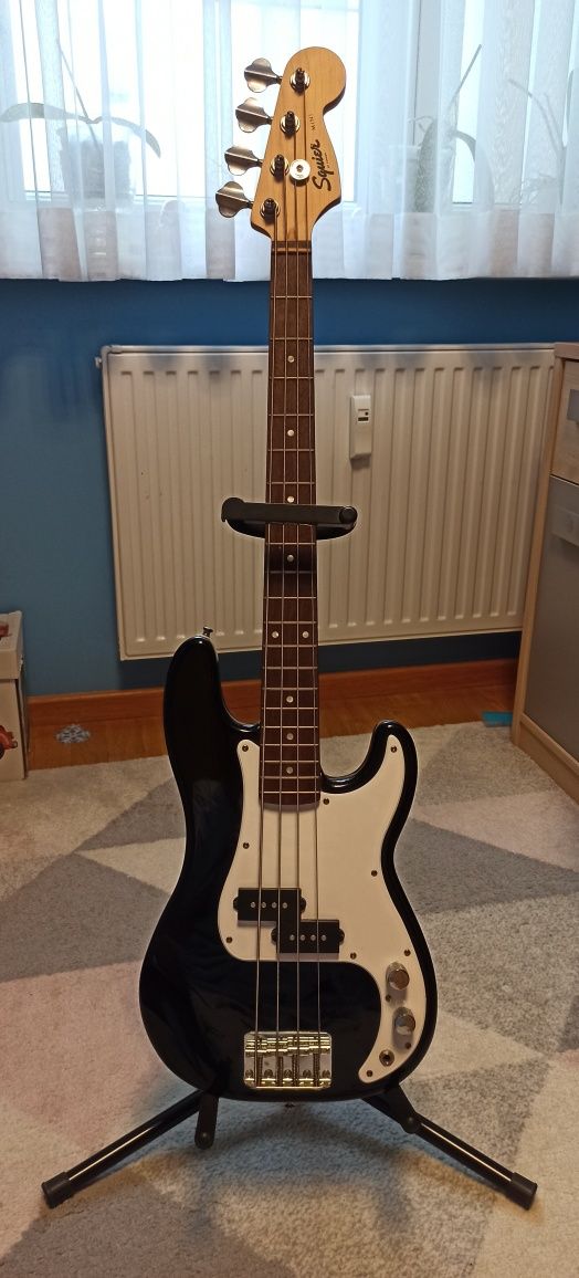 Gitara basowa squier mini