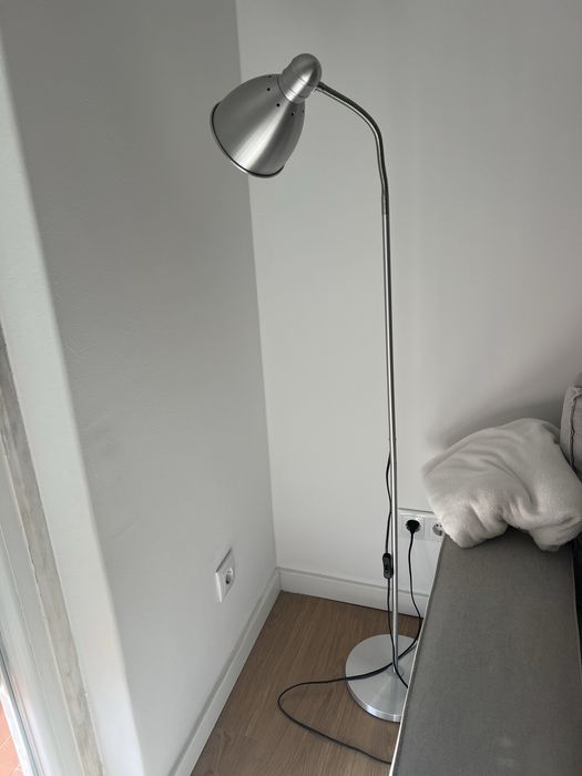 Candeeiro pé ikea