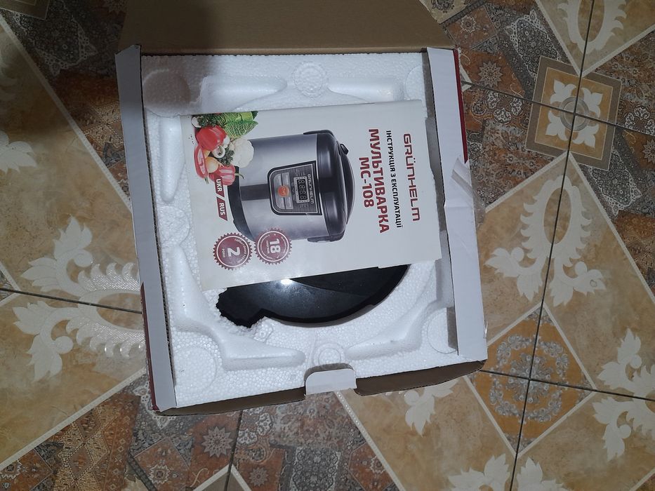 Мультиварка нова