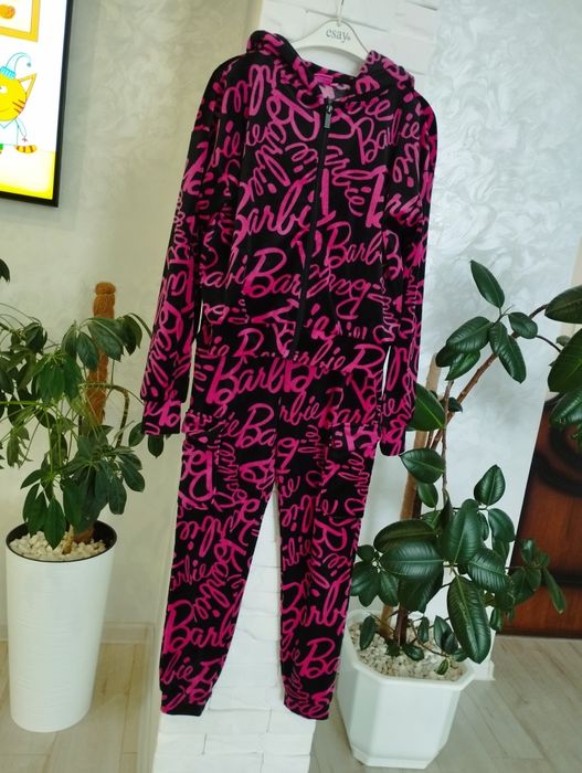 Костюм для дівчинки велюровий 146 ріст