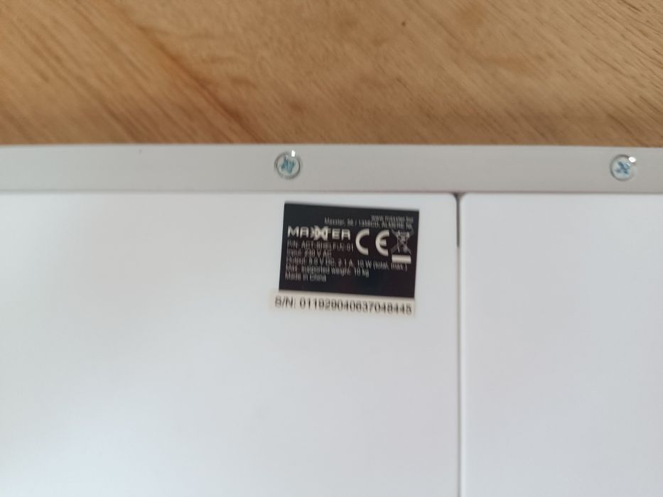 Komplet podstawka na monitor i lampka