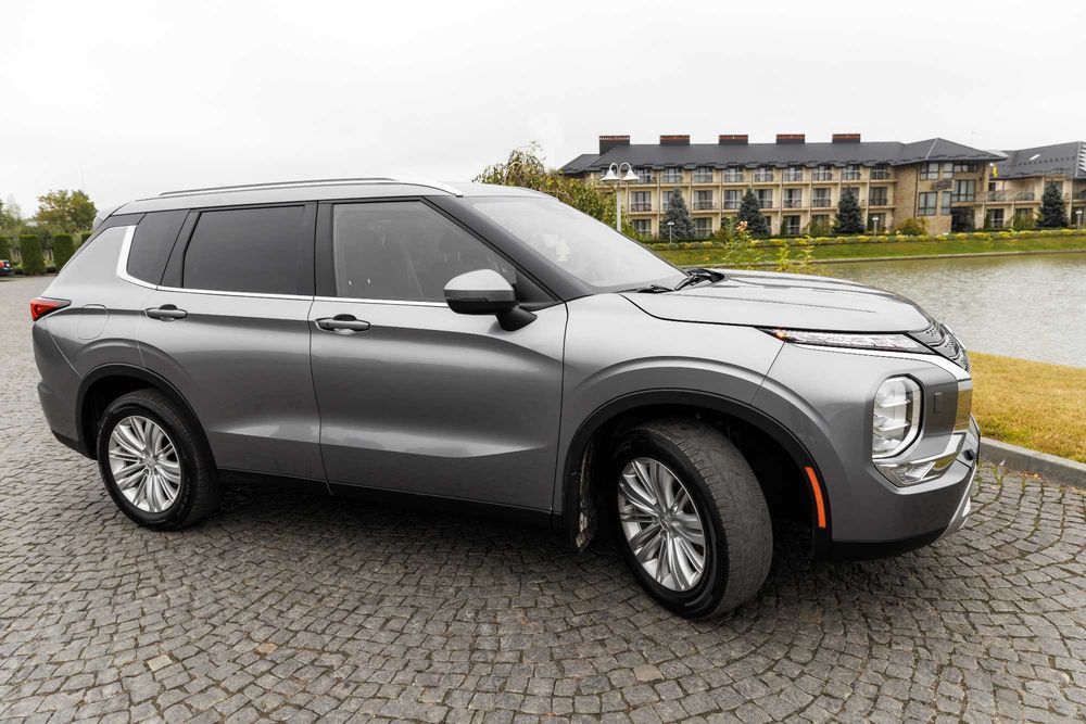 Mitsubishi Outlander 2021 IV покоління