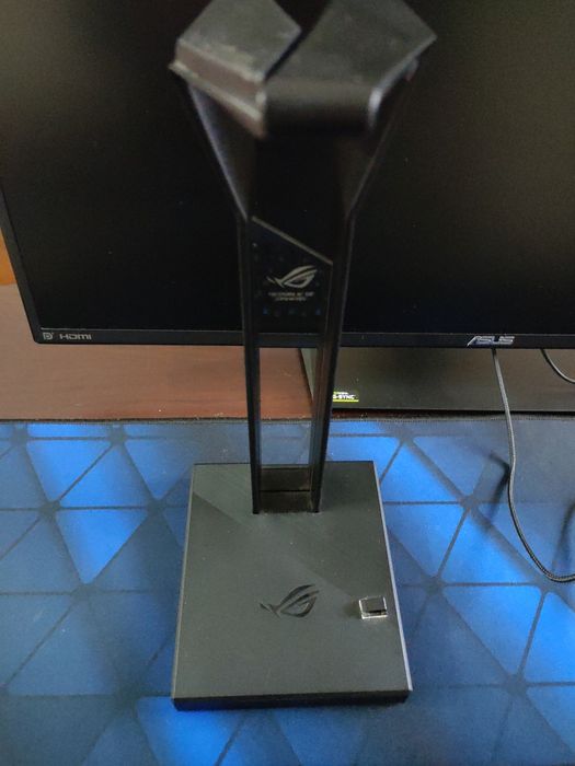 Asus Headset suporte gaming (TRONO Republic of Gammers)