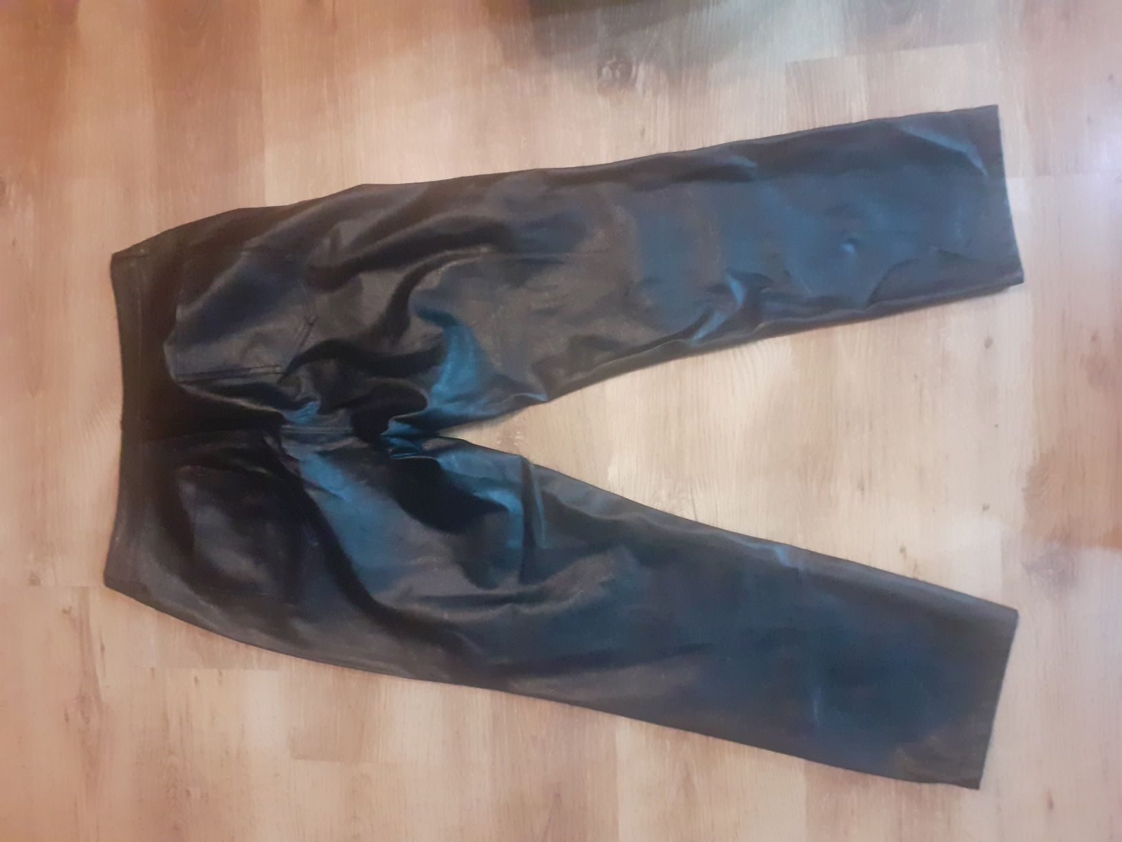 Spodnie skóropodobne hugo boss tanio