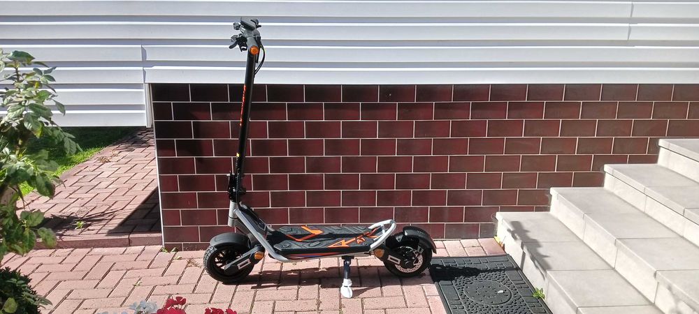 Hulajnoga elektryczna KuKirin A1 800W |45 km/h |45 km zasięgu |48V13Ah