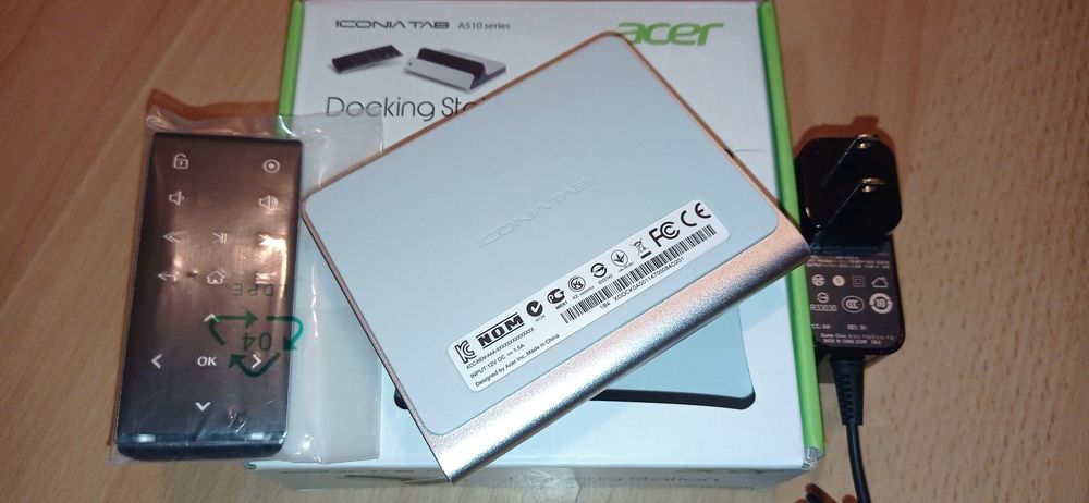 Док-станція Acer Iconia Tab A510 з пультом ADT005 + зарядний пристрій