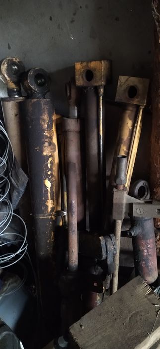 Rozdzielacz do koparko-ładowarki Ford 655