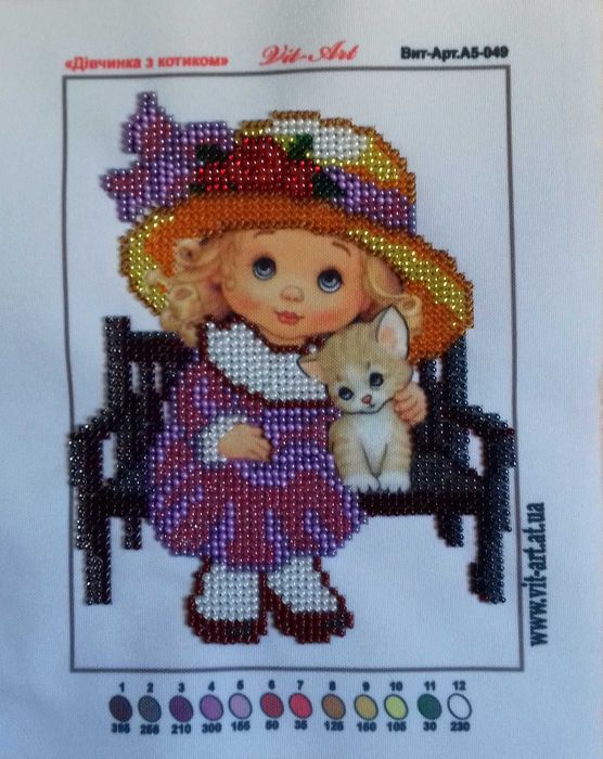 Quadro em bordado com miçangas à mão "A menina com um gatinho"