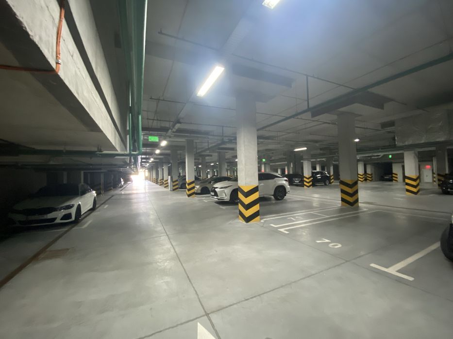 Кутовий Cупер-фасад на площу, 50 кв.м, ЖК Нова Англія, Максимовича