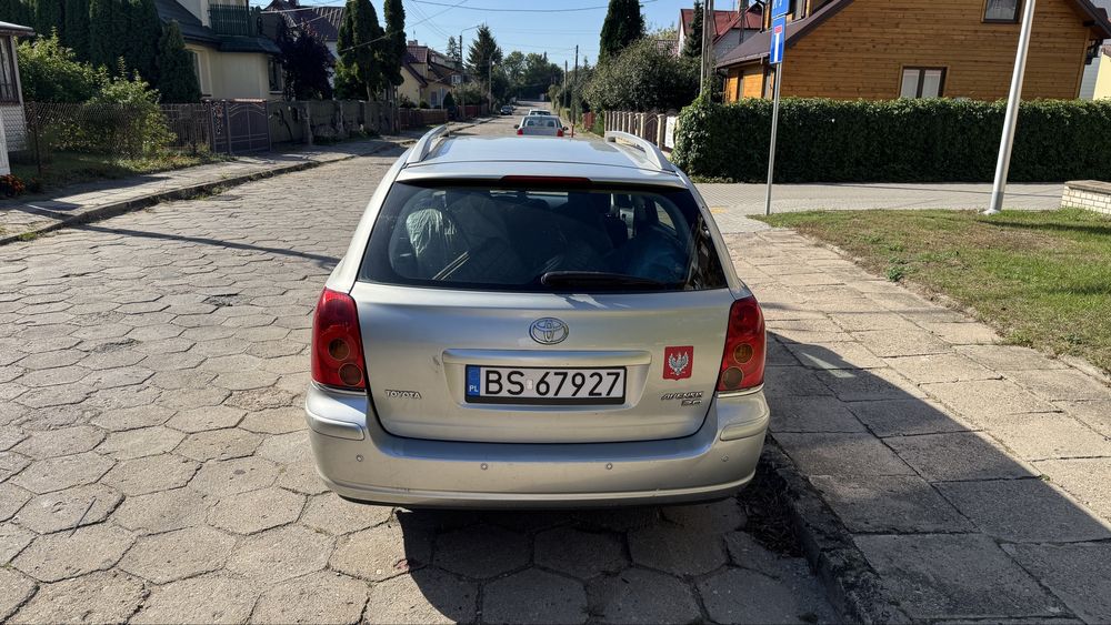 Toyota Avensis T25 2005 rok 2.0 benzyna