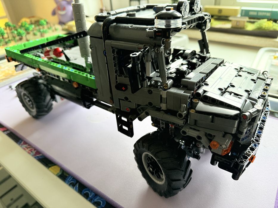 LEGO 42129 Technic Ciężarówka Mercedes-Benz Zetros 4x4