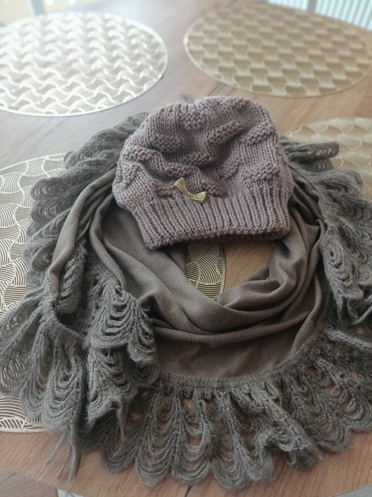 Karmelowy zestaw jesienno zimowy - czapka, beret + szal