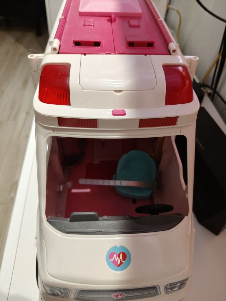 Camper dla Barbie