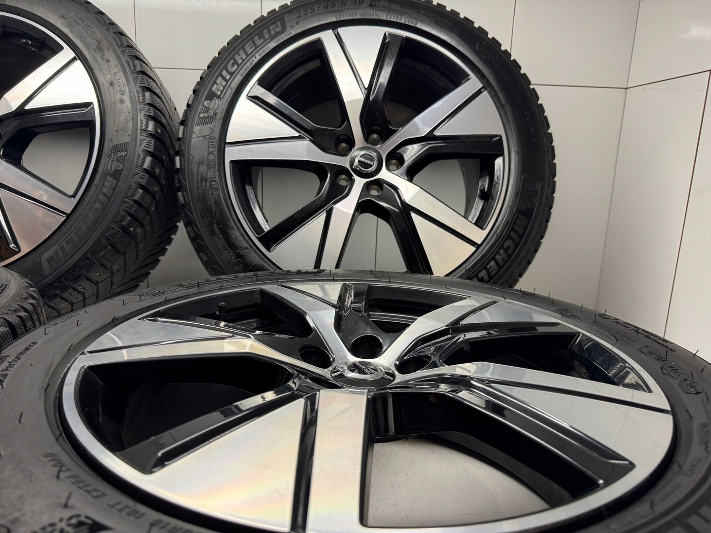 Kola Felgi 19 Volvo Zima R Design XC40 XC60 Oem V60