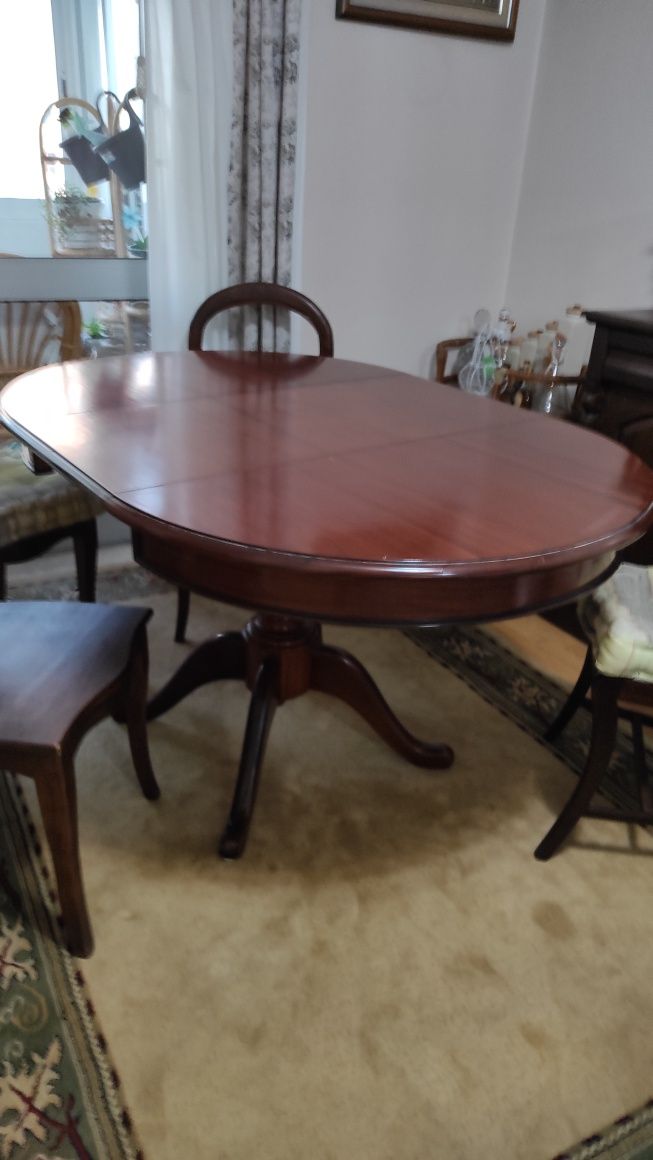 Mesa de jantar circular