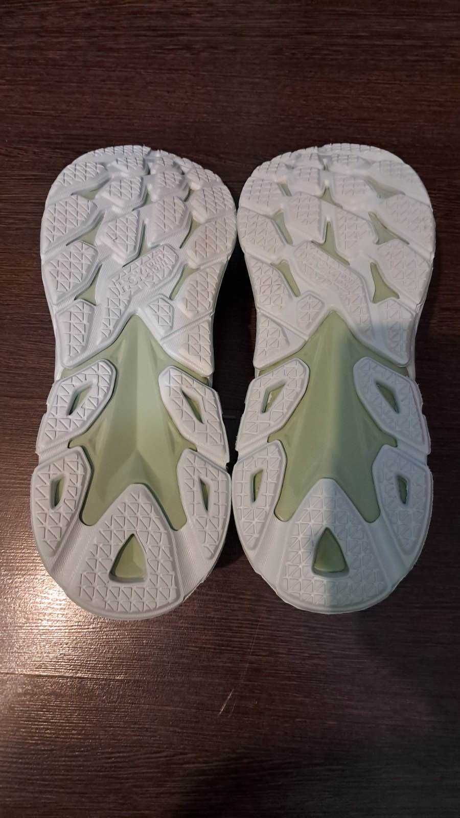 Кросівки Hoka Clifton  edge.  Р 45 1/3 29см
