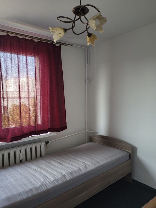 Pokoj w mieszkaniu i parking na strefie gratis