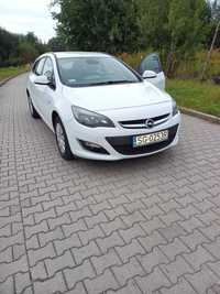 Opel Astra rocznik 2013