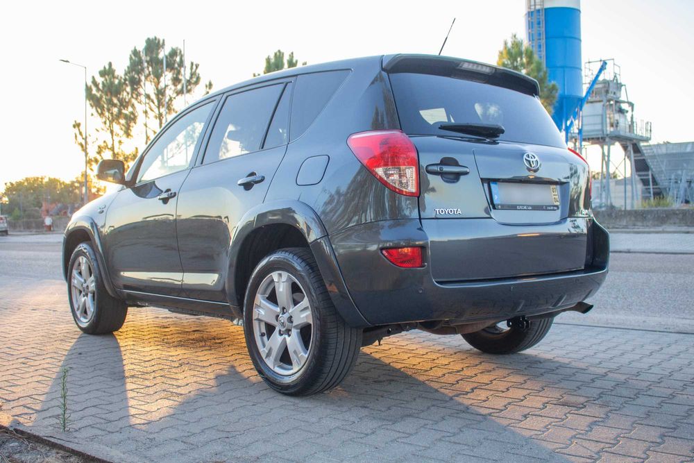 Toyota RAV4 2.2 D-CAT 177cv