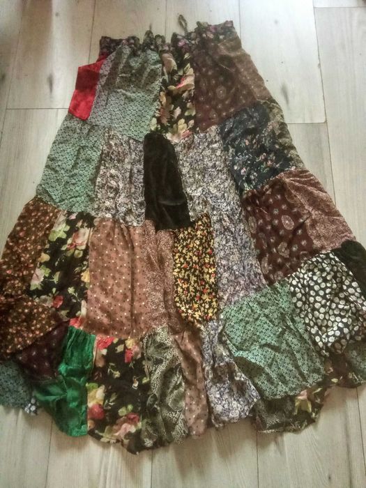 Bardzo efektowna spódnica maxi hippie do naprawy
