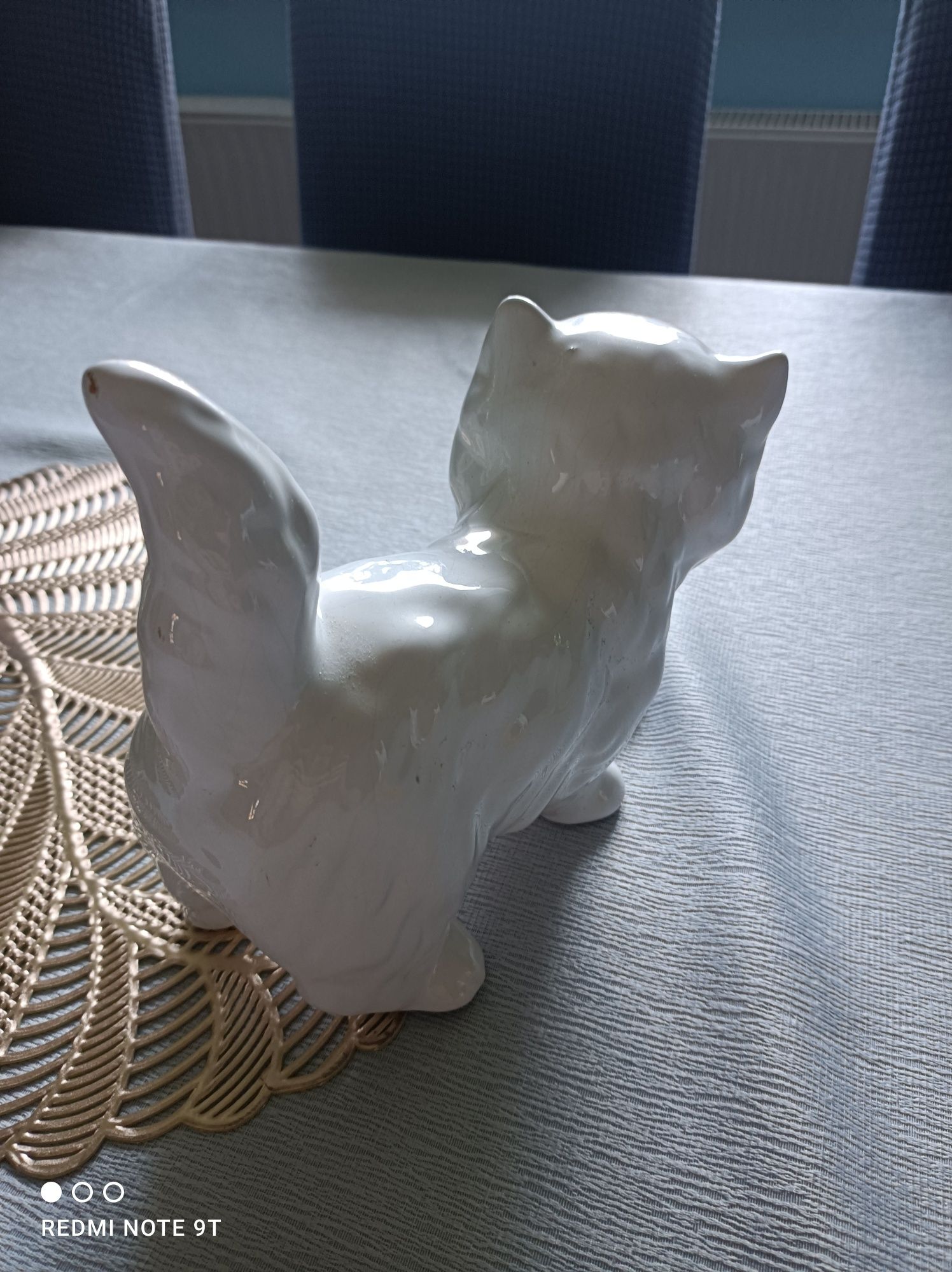 Kot porcelanowy biały