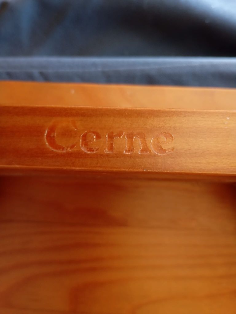 Mesa de jantar c/ cadeiras e aparador