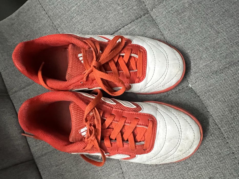 Buty Adidas halowki r 33