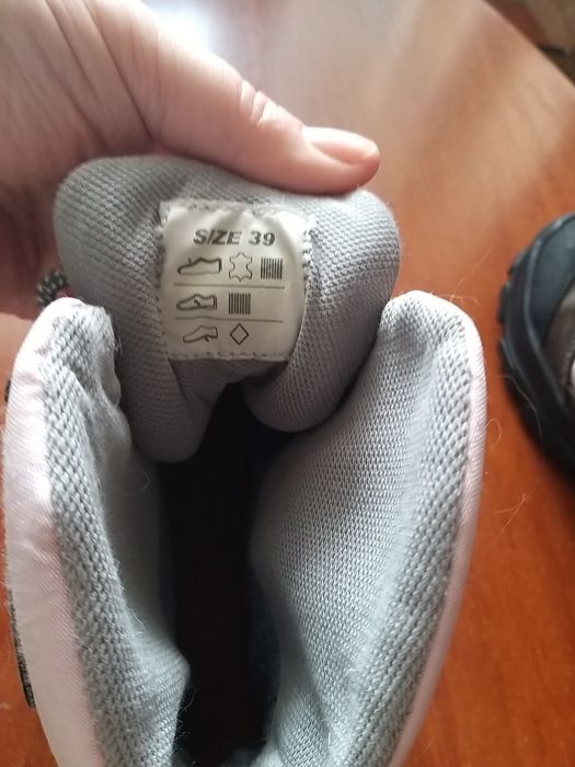 Ботинки женские 39 размер