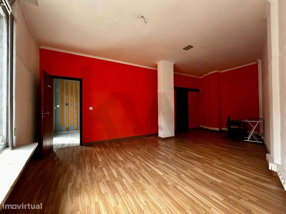 Loja para venda em frente ao Mercado do Forte da Casa