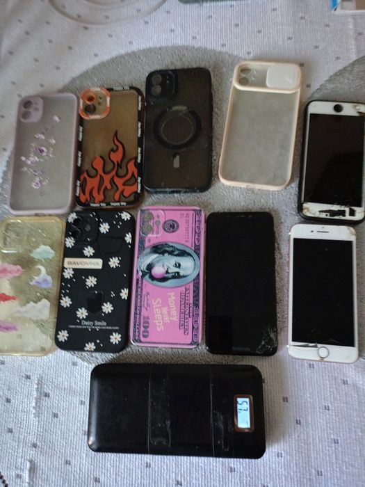 Zestaw smartfonów, iPhone, Motorola, Powerbank, etui i słuchawki