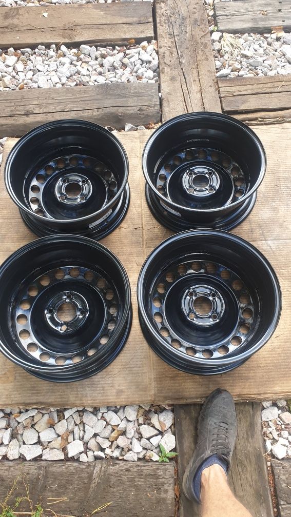 Felgi stalowe 15"4x100 6x15 ET 40 RENAULT CLIO IV DACIA