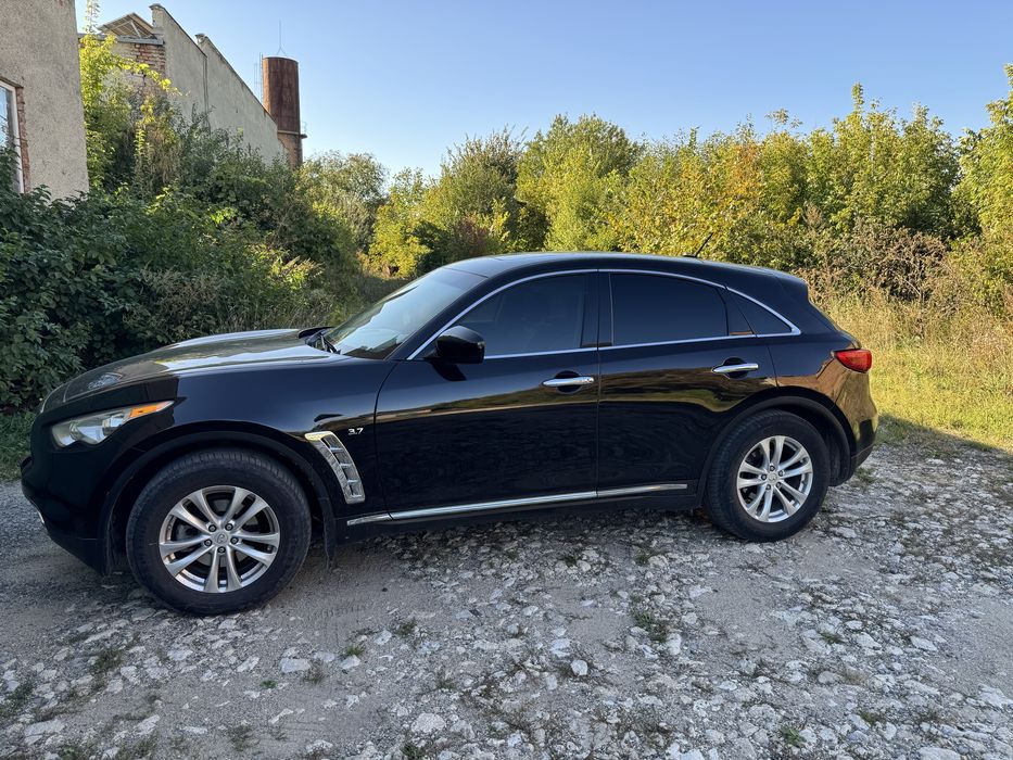 Infiniti QX70 3,7 газ/бенз 2013