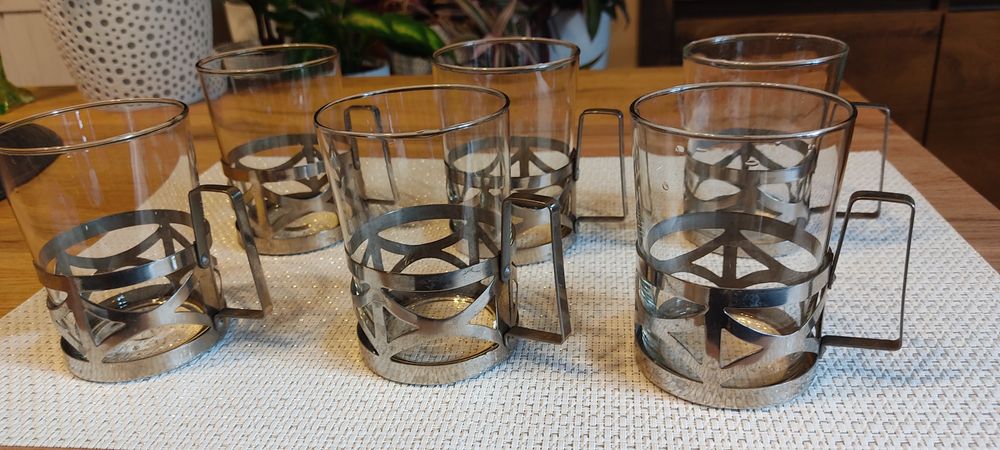 Szklanki z koszyczkami PRL