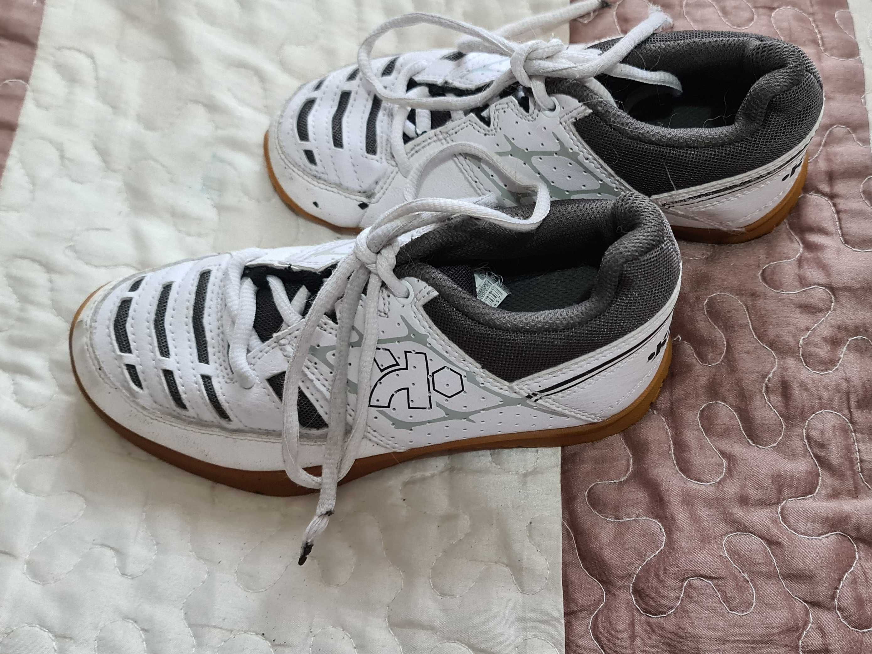 Halówki DECATHLON stan bdb- / KIPSTA / 32
