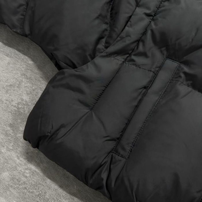 Жіноча куртка-трансформер пуховик чорна Prada S