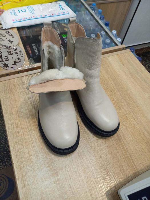 Жіночі зимові ботинки, р.39